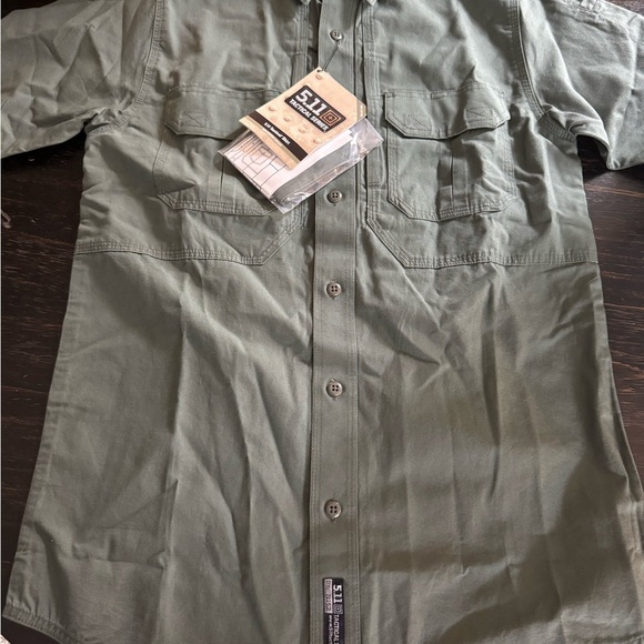 Tactical 5.11 button down shirt NWT Size XS - Picture 3 of 4